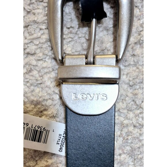 Levis Classic Leather Black/Brown Reversible Belt Silvertone Buckle NWT - Picture 4 of 9